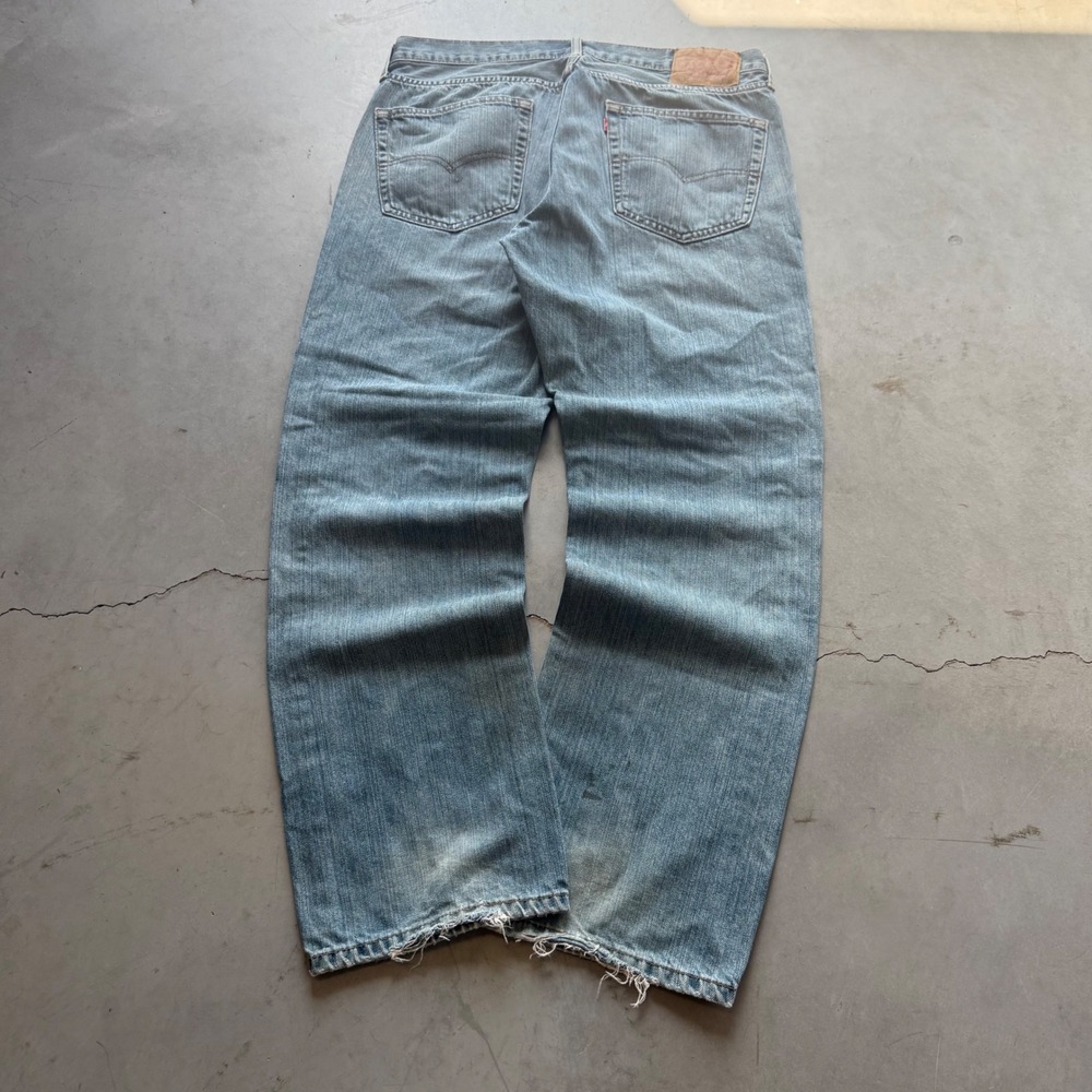 Levis 559 Relaxed Straight Jeans Mens 36x32 Light Wash Blue Denim 00559-0733